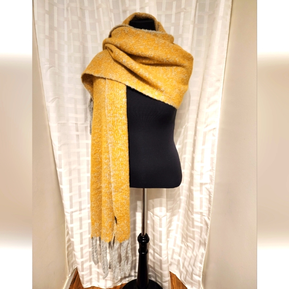 Beautiful long Scarf/Shawl by Picabo